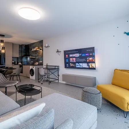 Emirates Luxury Free Parking Terrace *