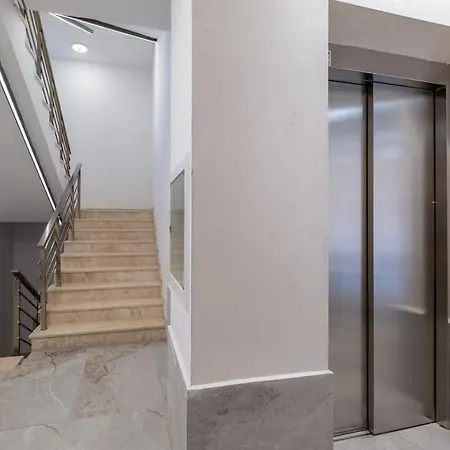 Emirates Luxury Free Parking Terrace