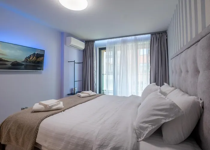 Emirates Luxury Free Parking Terrace *