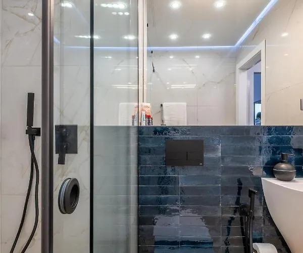 Emirates Luxury Free Parking Terrace *