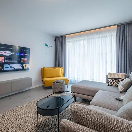 Emirates Lux And Parking Apartament *