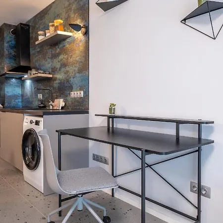 Emirates Luxury Free Parking Terrace