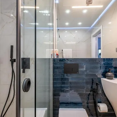 Emirates Luxury Free Parking Terrace *