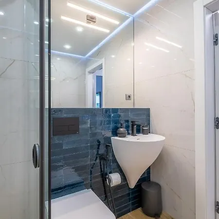 Emirates Luxury Free Parking Terrace *