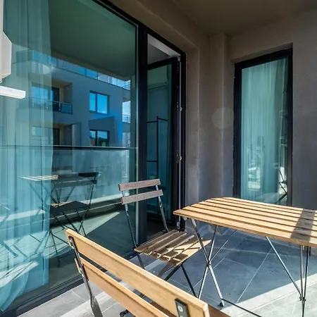 Emirates Luxury Free Parking Terrace * 索菲亞